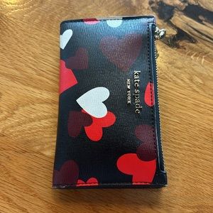 Kate spade hearts wallet
